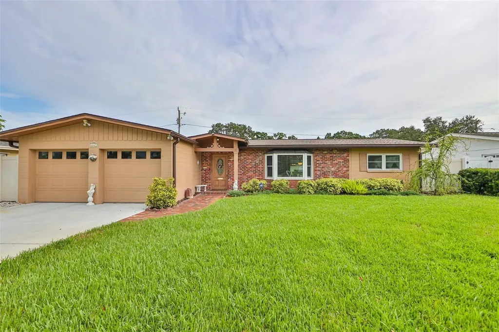 6665 12th Avenue N St Petersburg FL 33710