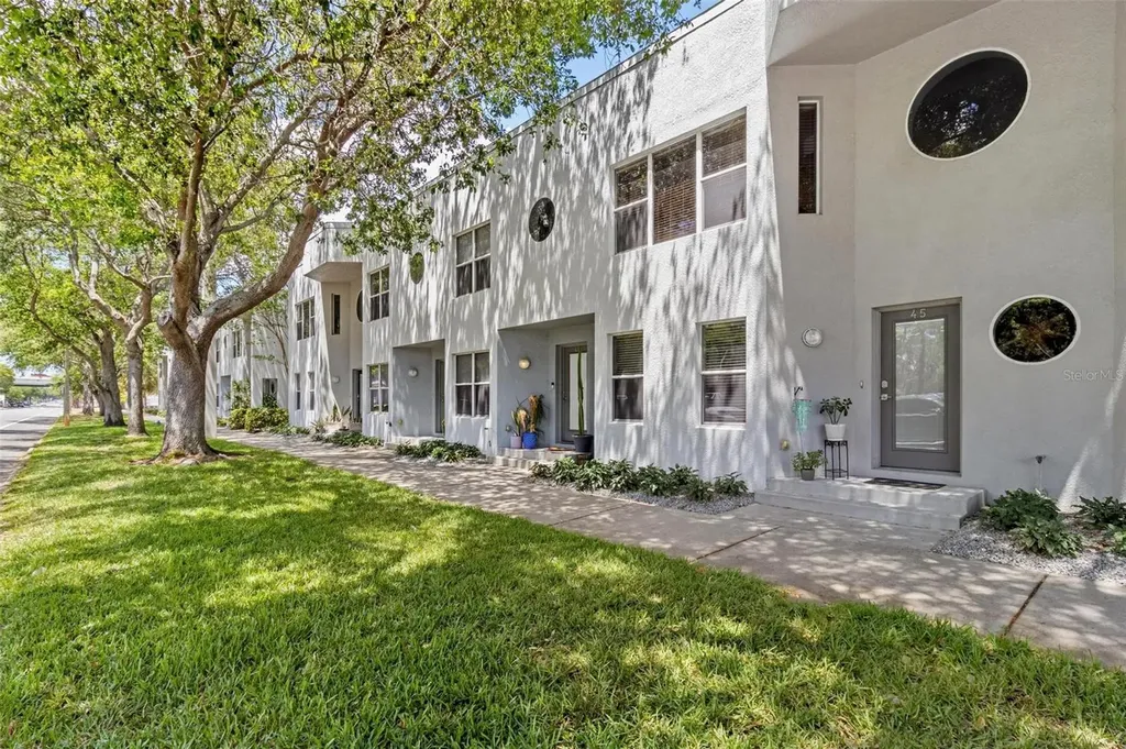 49 16th Street S St Petersburg FL 33705