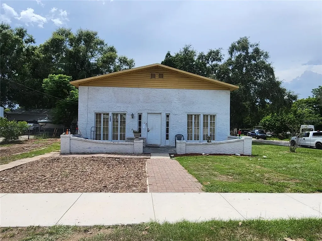 526 S 8th Street Lake Wales FL 33853
