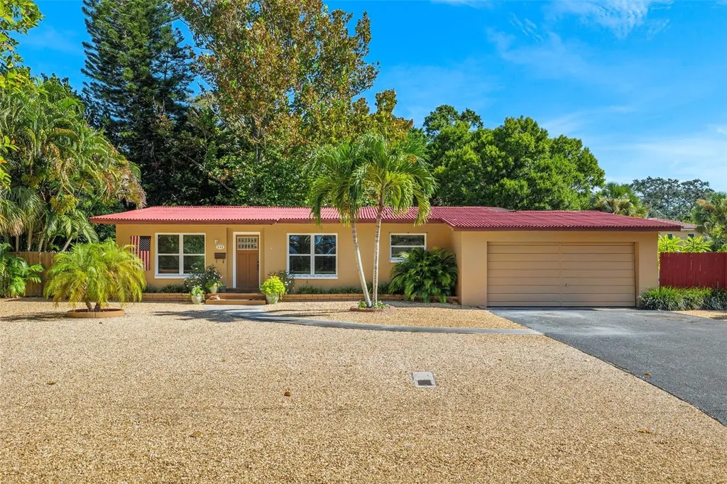 111 63rd Avenue S St Petersburg FL 33705