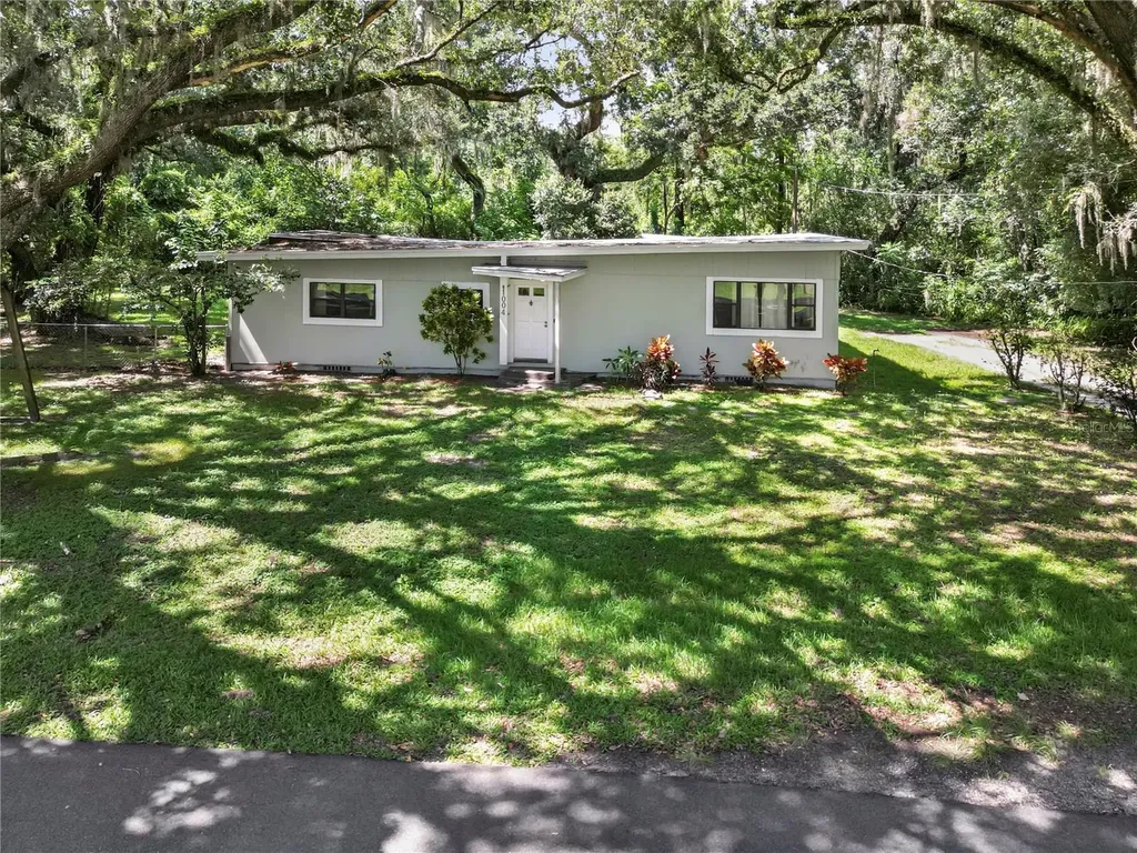 1004 Oakland Heights Avenue Plant City FL 33563