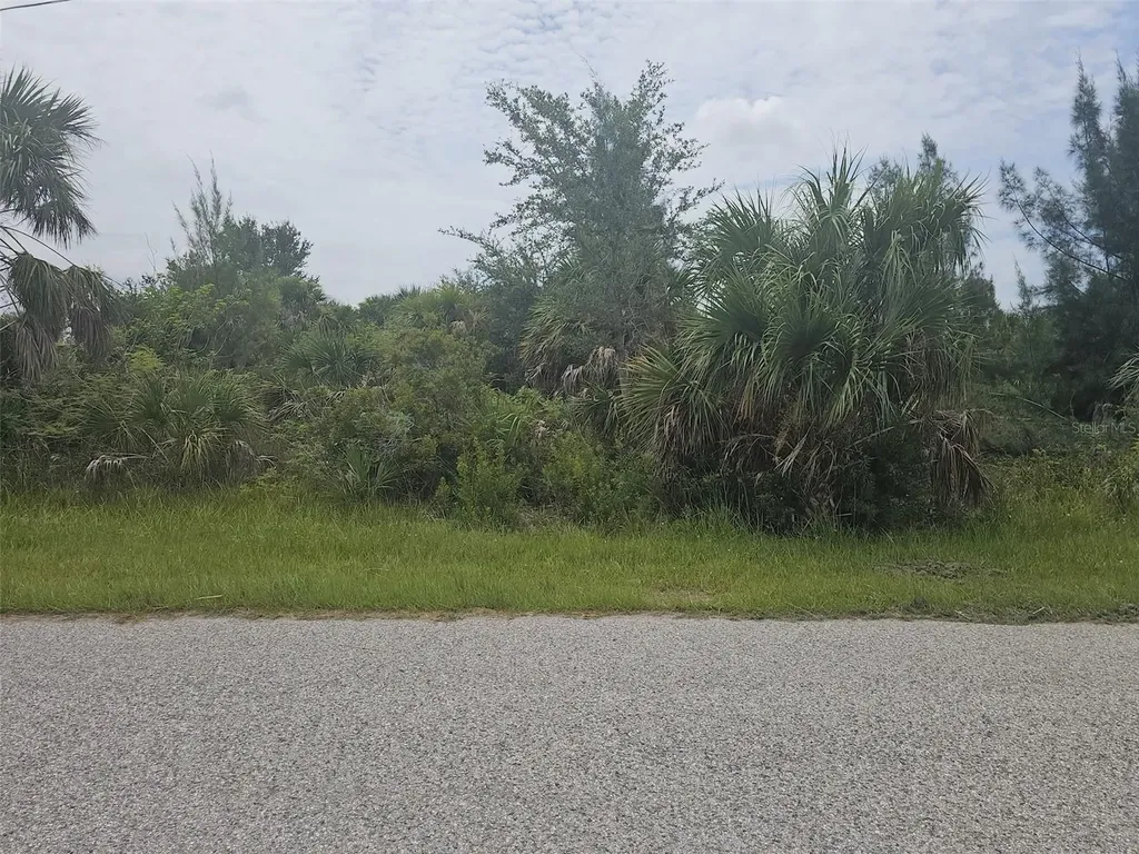 8233 Arlewood Circle Port Charlotte FL 33981
