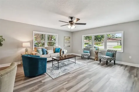 6929 39th Avenue N St Petersburg FL 33709