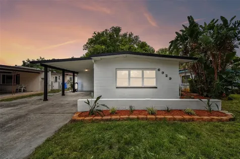 6929 39th Avenue N St Petersburg FL 33709