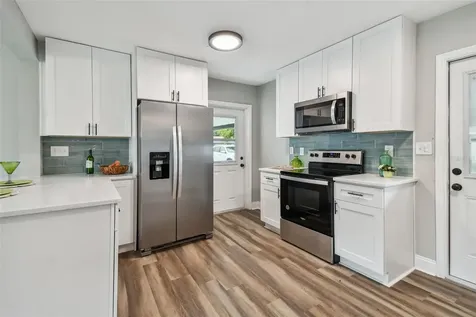 6929 39th Avenue N St Petersburg FL 33709