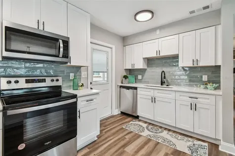 6929 39th Avenue N St Petersburg FL 33709