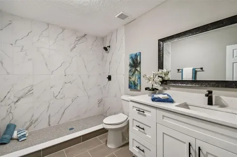 6929 39th Avenue N St Petersburg FL 33709