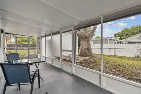 6929 39th Avenue N St Petersburg FL 33709