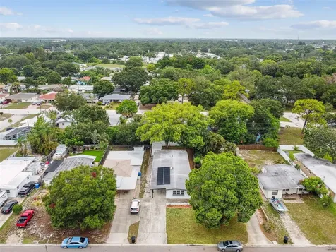 6929 39th Avenue N St Petersburg FL 33709