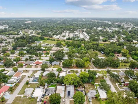 6929 39th Avenue N St Petersburg FL 33709