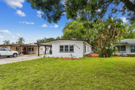 6929 39th Avenue N St Petersburg FL 33709
