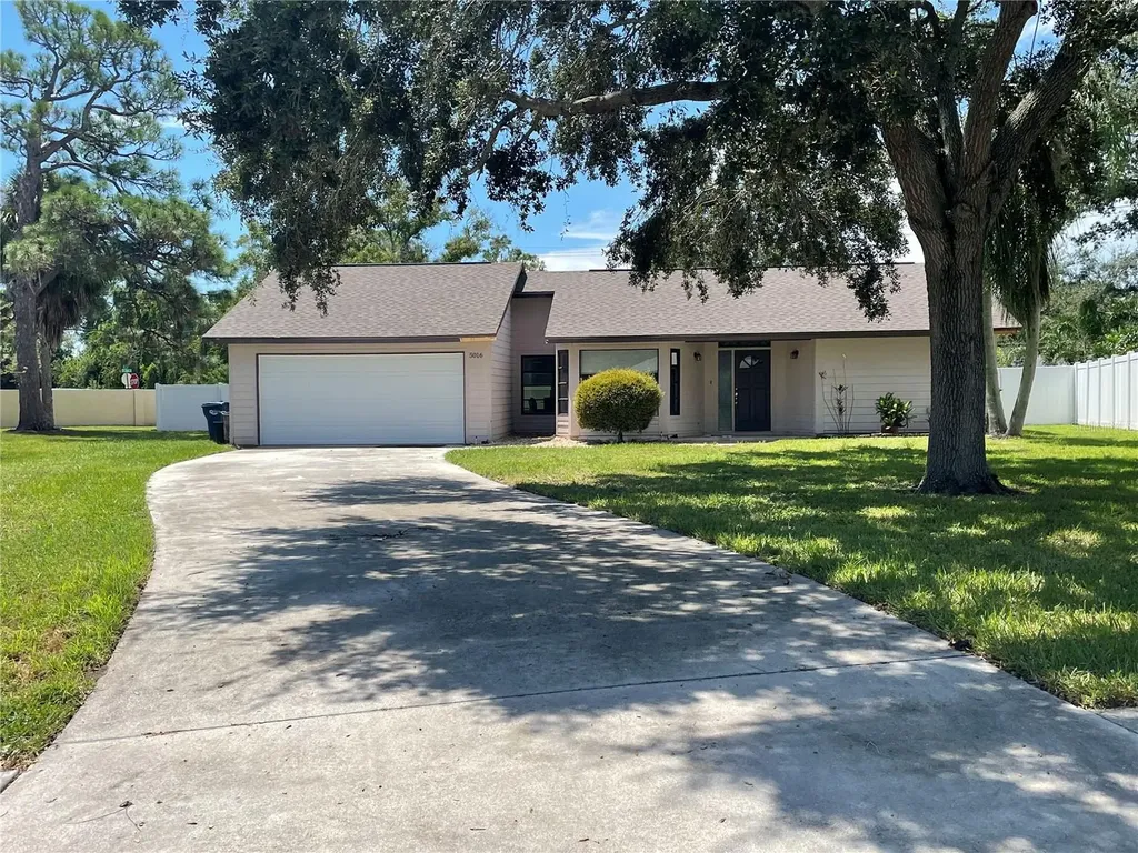 5016 30th Street Court E Bradenton FL 34203