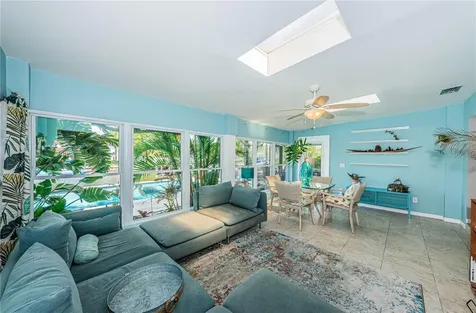 8717 Tahiti Lane Tampa FL 33615