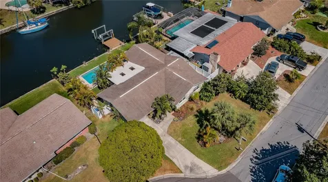 8717 Tahiti Lane Tampa FL 33615