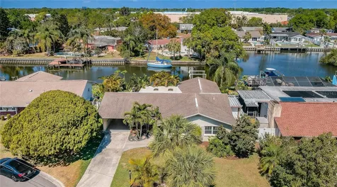8717 Tahiti Lane Tampa FL 33615