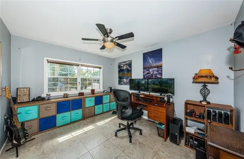 8717 Tahiti Lane Tampa FL 33615