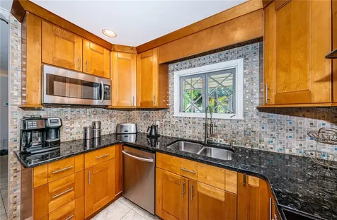 8717 Tahiti Lane Tampa FL 33615