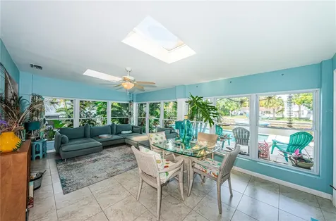 8717 Tahiti Lane Tampa FL 33615