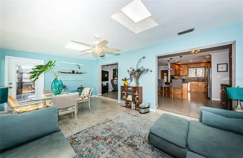 8717 Tahiti Lane Tampa FL 33615