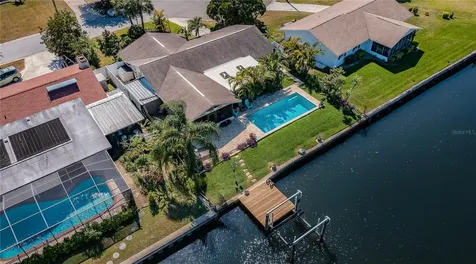 8717 Tahiti Lane Tampa FL 33615