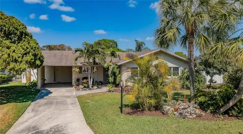 8717 Tahiti Lane Tampa FL 33615