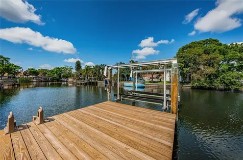 8717 Tahiti Lane Tampa FL 33615