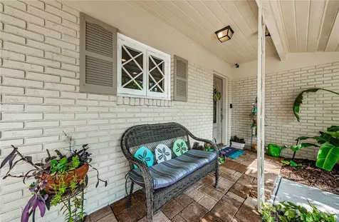 8717 Tahiti Lane Tampa FL 33615
