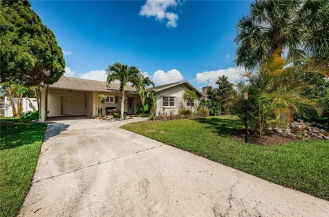 8717 Tahiti Lane Tampa FL 33615
