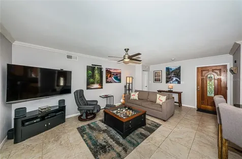 8717 Tahiti Lane Tampa FL 33615