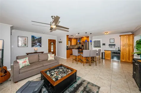 8717 Tahiti Lane Tampa FL 33615