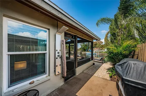 8717 Tahiti Lane Tampa FL 33615