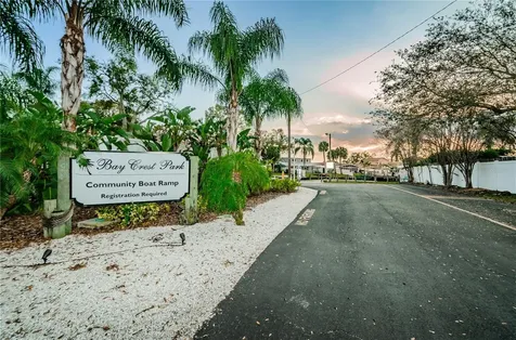 8717 Tahiti Lane Tampa FL 33615
