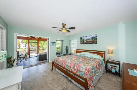 8717 Tahiti Lane Tampa FL 33615