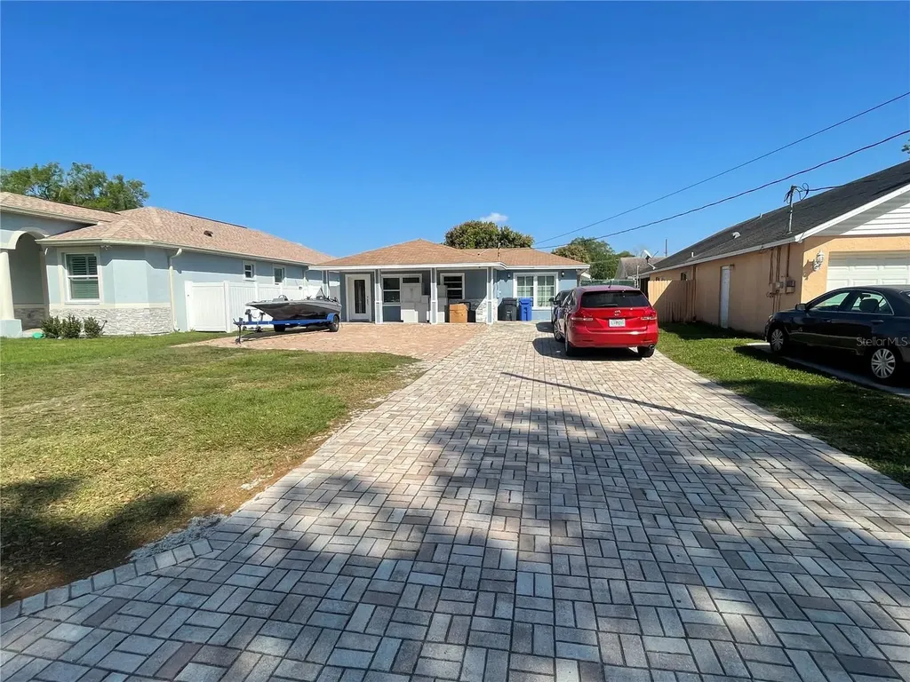 6913 Blossom Avenue Tampa FL 33614