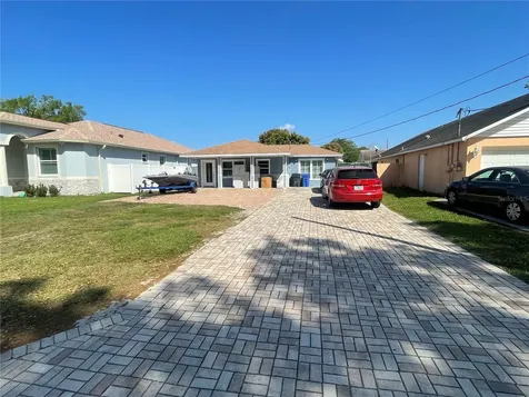 6913 Blossom Avenue Tampa FL 33614