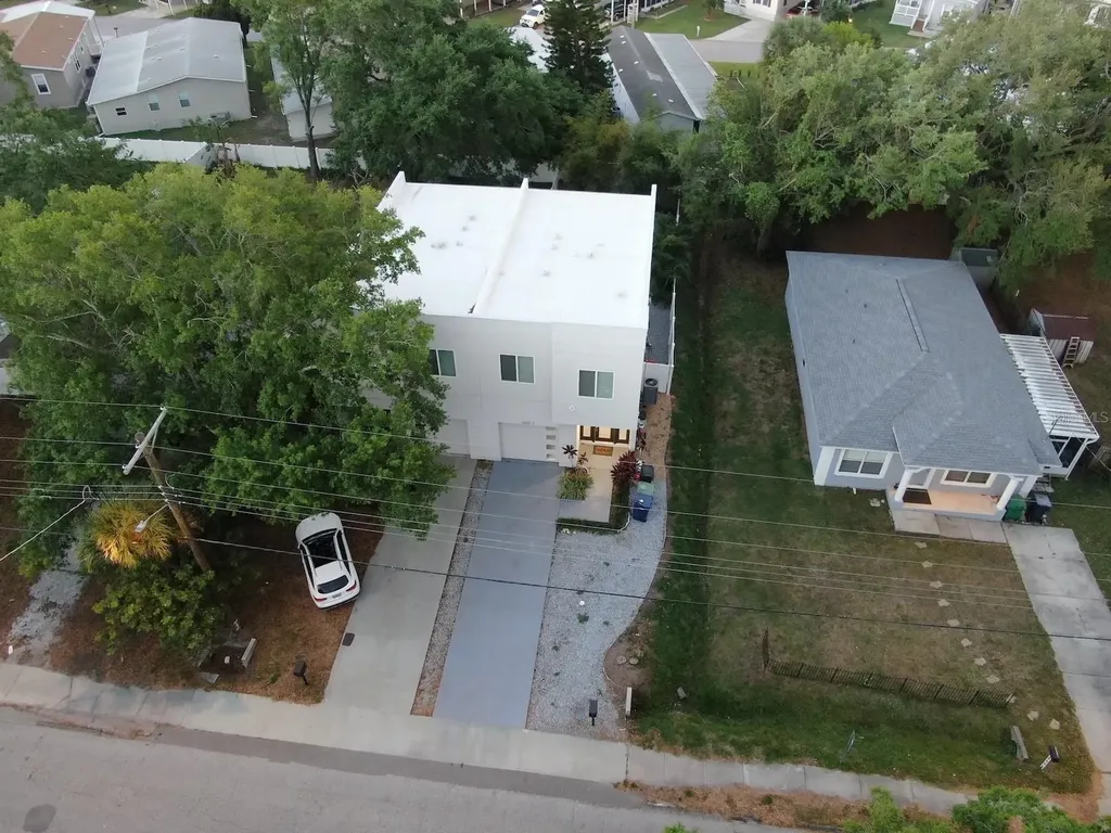 3622 W Bay Avenue Tampa FL 33611