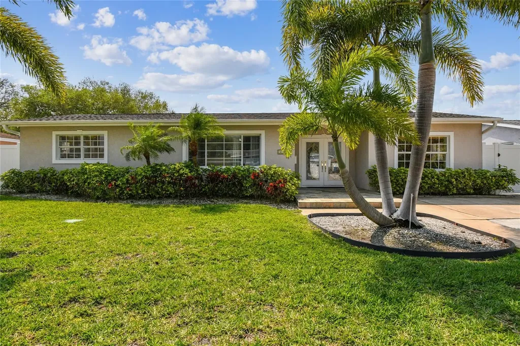 6770 32nd Avenue N St Petersburg FL 33710