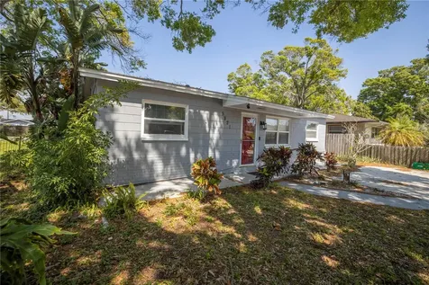 5821 59th Avenue N St Petersburg FL 33709