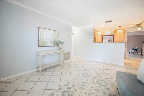 5821 59th Avenue N St Petersburg FL 33709