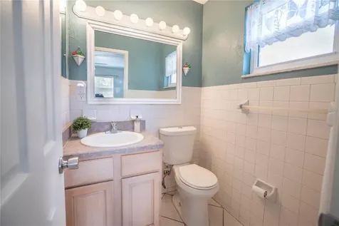 5821 59th Avenue N St Petersburg FL 33709