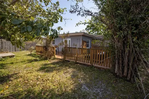 5821 59th Avenue N St Petersburg FL 33709