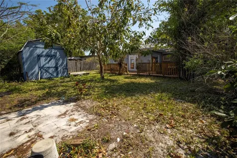 5821 59th Avenue N St Petersburg FL 33709