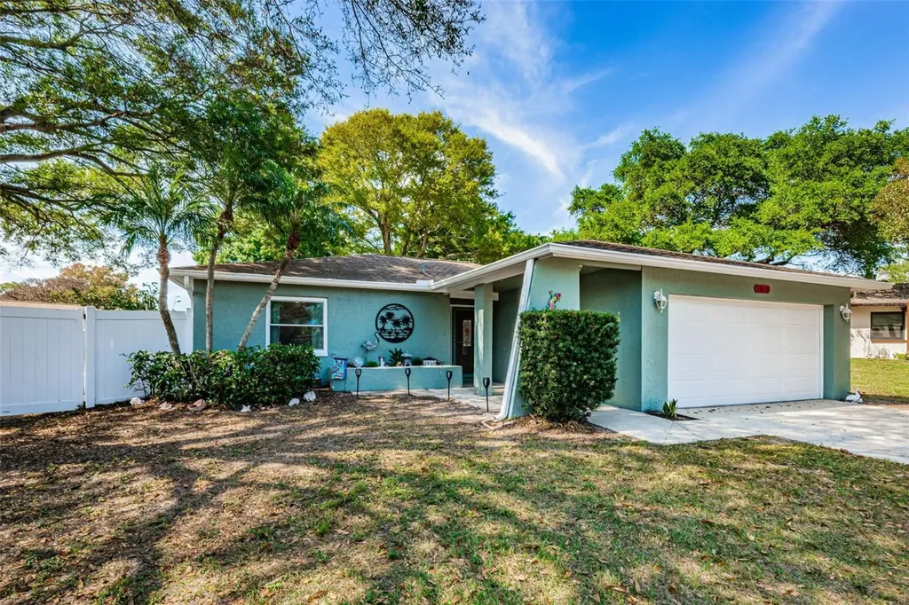 1016 Vineyard Court Dunedin FL 34698