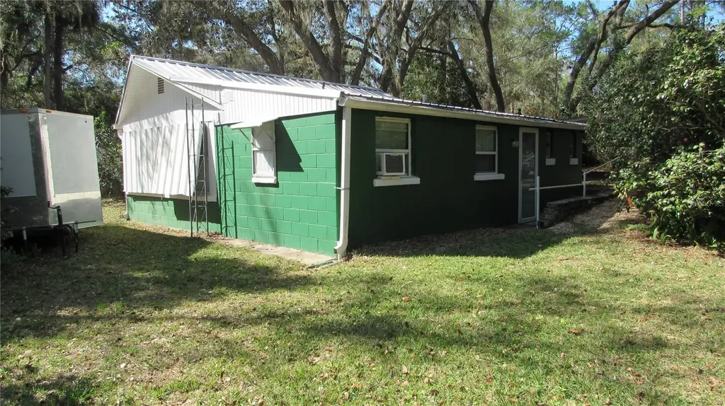 16370 NE 13th Lane Silver Springs FL 34488