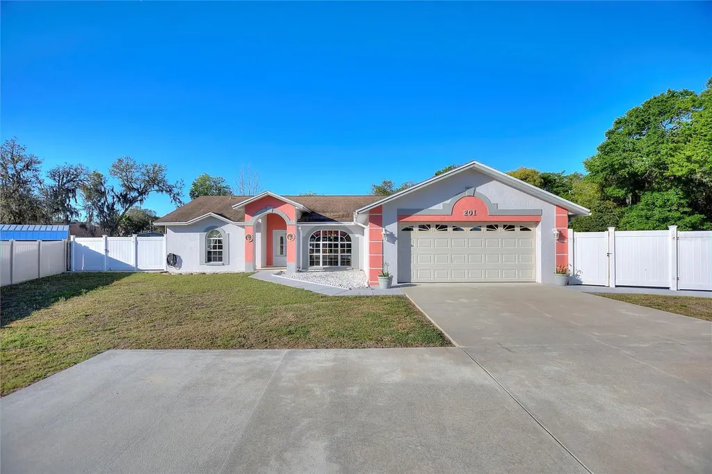201 Glenridge Loop S Lakeland FL 33809