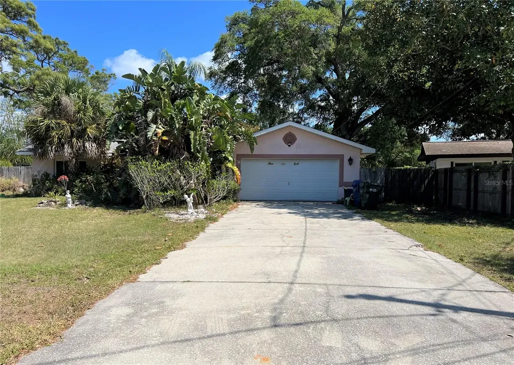 8 Belle Meade Circle Largo FL 33770