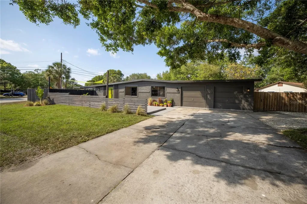6600 Kingswood Drive N St Petersburg FL 33702