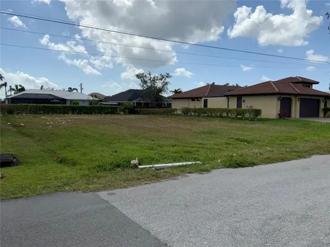 2510 Miracle Parkway Cape Coral FL 33914
