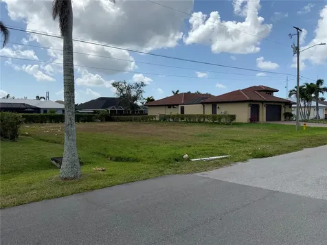 2510 Miracle Parkway Cape Coral FL 33914