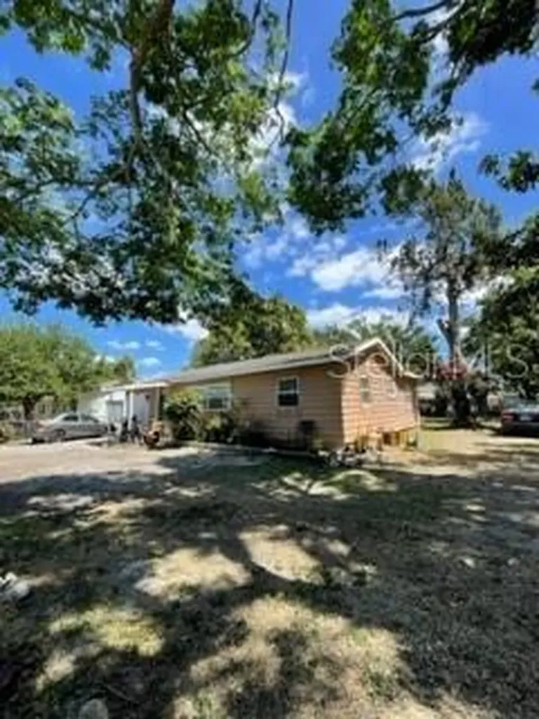 2403 12th Street W Bradenton FL 34205